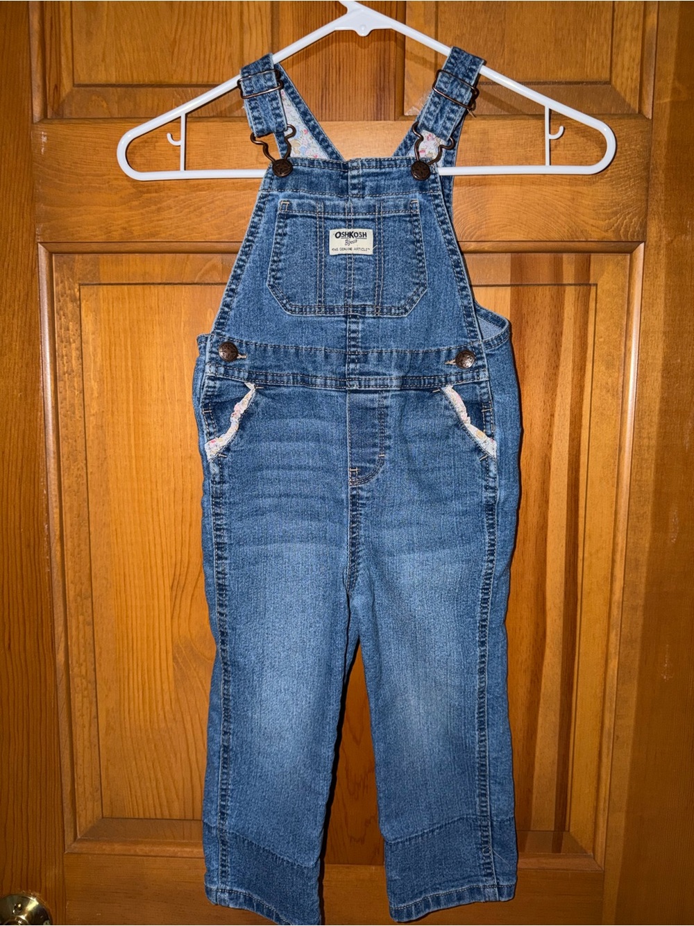 Girls Osh kosh overalls size 3T